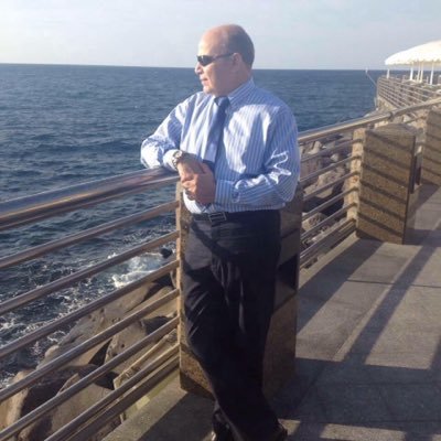 lمهتم بالسياسة العربية والعالمية