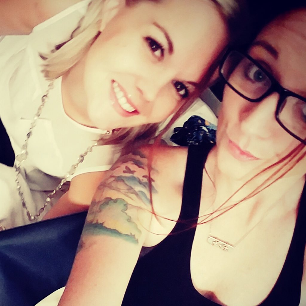 HerConLife's profile picture. Convention problem solvers, equipped with the abilities to snuff out fires, read minds and predict catastrophies! we like to work. (cover pic by Kelsey cooke)