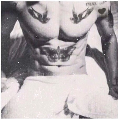 Tomlinson4Sonia's profile picture. 💀1D💀MELANIE MARTINEZ💀MIS FITS💀SCREAM QUEENS💀FUCKYOUELEONOR💀l