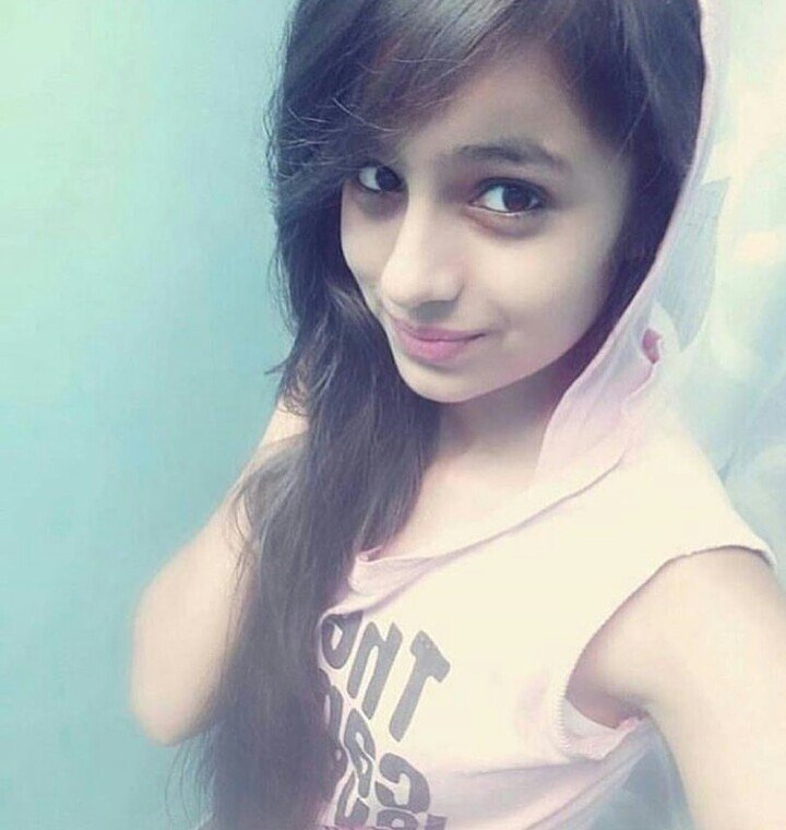 💯% follow back ..
💮यह अजीब मुल्क है,
निर्बलों पर हर शुल्क है।
अगर आप हों बाहुबली,
हर सुविधा नि:शुल्क है।💮
: