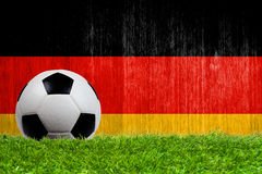 Toda la información sobre fútbol alemán, tanto nacional como regional.Wir sprechen Deutsch y hablamos español.Alles über deutsche Fußball. EFM.