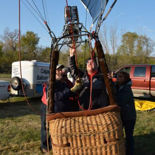 Multi-award winning hot air balloonist from YOW / Passionné de la montgolfière à Ottawa
Replaces @jonathanpc19
Also tweets about policy and Jr hockey