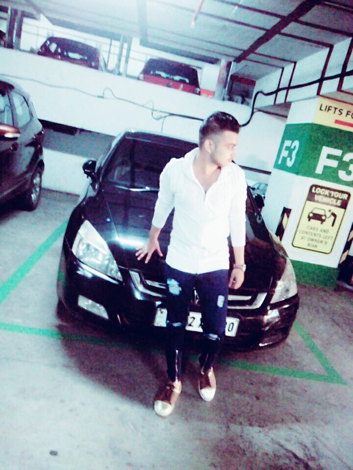 AminLovezU's profile picture. I love to loved everyone💑 
And those who loves me💕 
i loves them till when d world🌎 end🔚