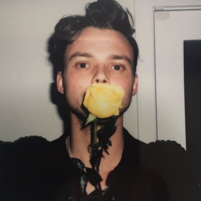 just an account that shows you the type of boyfriend that ashton is :-) btw these tweets will ruin your life & send you on a emotional rollercoaster #nochill