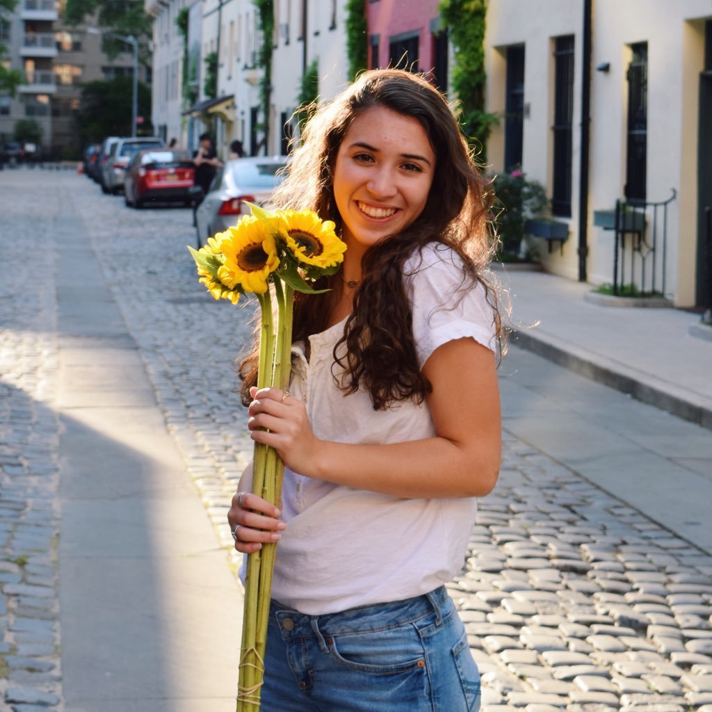 oliviaaramirezz's profile picture. cheers to a beautiful life