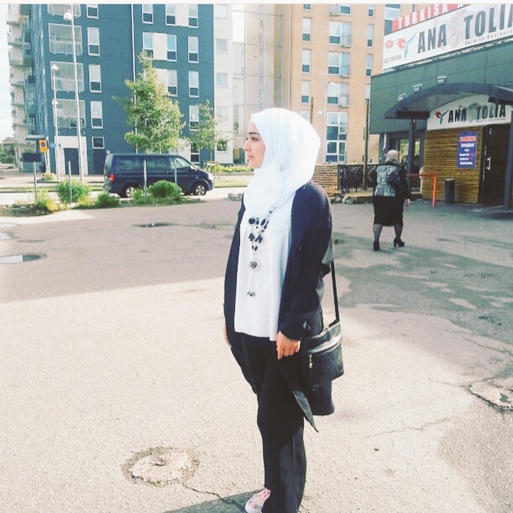 kak_alaa's profile picture. My name is Alaa I am from Syria. I am 17 years old. I live in Sweden. I am from Idlib, Syria. I am with my father, my mother, my brother and my sister in