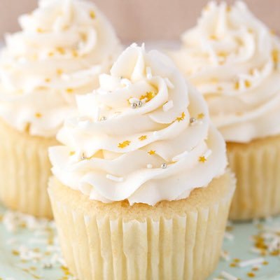 I am a Baker ! With a passion for writing :) I blog about my baking experiences ! Read my work at https://t.co/00oGGJsFnH