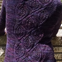 Designing beautiful, flattering mostly SEAMLESS knitwear!