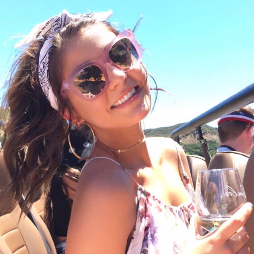 DevastatingBex's profile picture. « On rêvait tous de s'envoler, à en perdre le sommeil. »