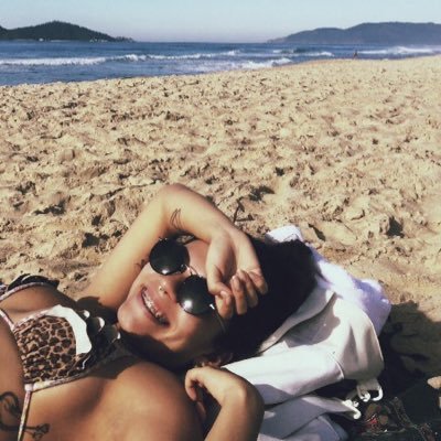 whileunicorn's profile picture. Não crie expectativas, crie unicórnios 🦄  https://t.co/NjIM6l9mAH || Florianópolis - SC.