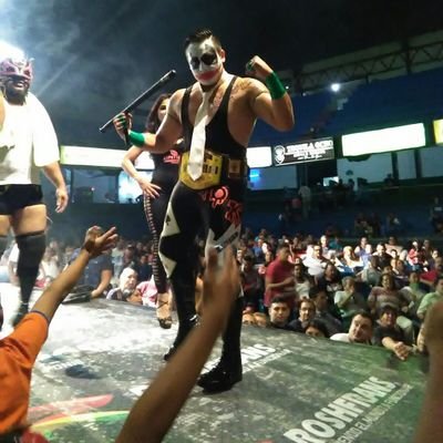 🃏JOKER Luchador profesional del CMLL campeón medio de occidente🃏 yo tengo tres manos la derecha la izquierda y LA MANO DE ORULA..hijo del rey Shango👑🔥⚡