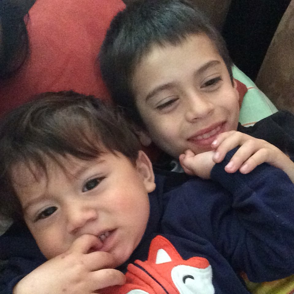 YamiletValencia's profile picture. VIVIR CON PASIÓN E INTENSIDAD. DE PENSAMIENTO IZQUIERDISTA, ME ENCANTA LA POLÍTICA. EL OSO Y NICO SON LOS AMORES DE MI VIDA.