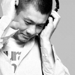 DJ KAWAMURAです。新宿在住のため、基本新宿にいますw 飲み屋やってます! スタッフ募集中!興味ある方DMまってます。SEVENTH 新宿2-15-13木村ビル2F @7th_2015