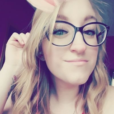 ChloeeDelaneyy's profile picture. she/her