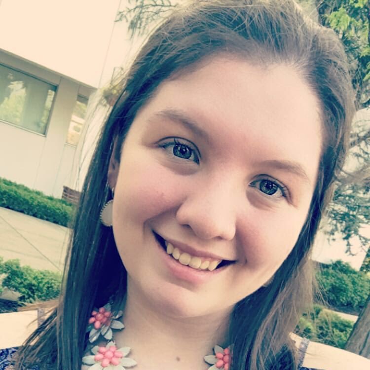 Lauren817's profile picture. 24. Book Blogger📚 If you love books, coffee, and/or science, we're going to get along just fine 👌🏻 Contact: laurenscrammedbookshelf@gmail.com