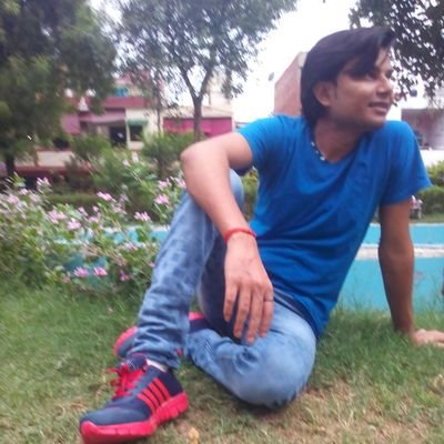 जयभीम,संविधान वाले बाबा की जय...
व्यंग्यकार एवं प्रबल आलोचक😠:-उस दिन हमारी जीत सुनिश्चित हो जाएगी जिस दिन हम मन्दिरों को देखना छोड़कर शिक्षा की ओर देखेंगे।