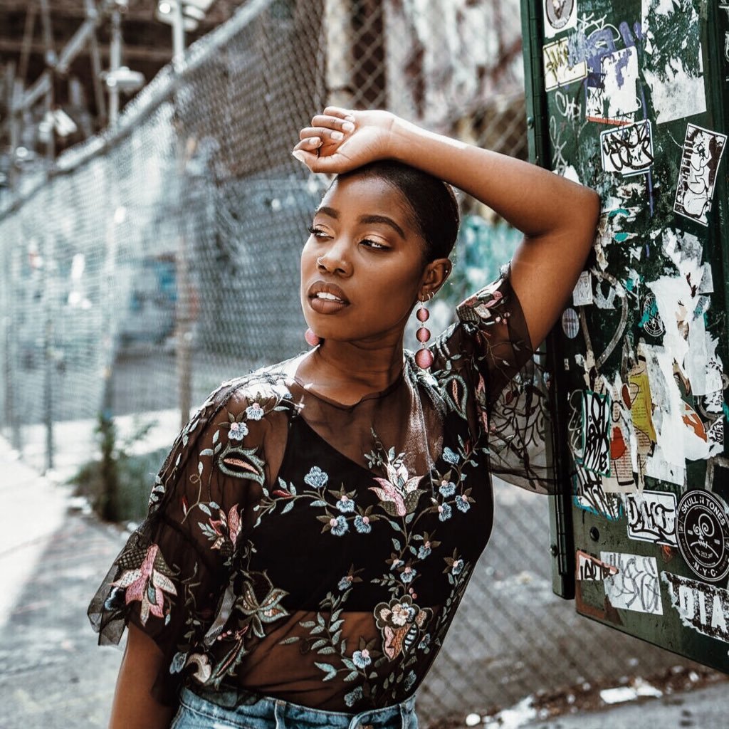 Fashion Blogger- singer/songwriter, DIY queen and whatever else I want to be ✌🏾