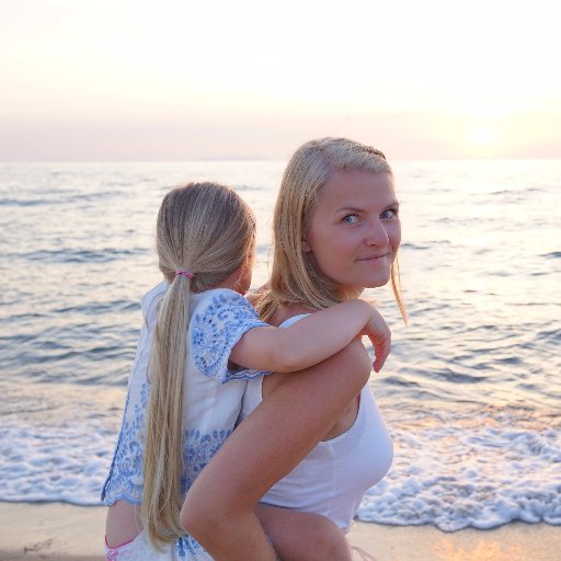 MiMiErdbeer's profile picture. Der Familienblog :-)