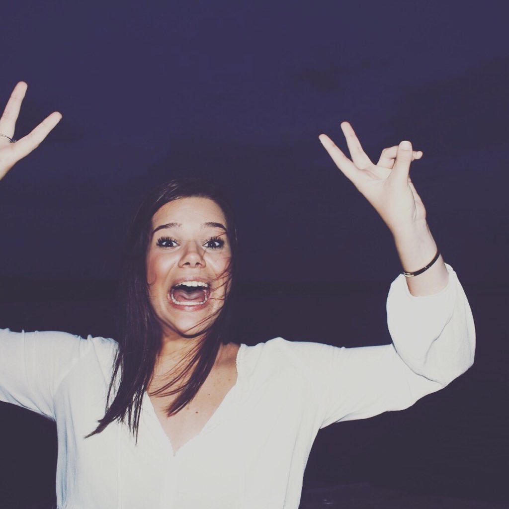 helenelizzz's profile picture. 