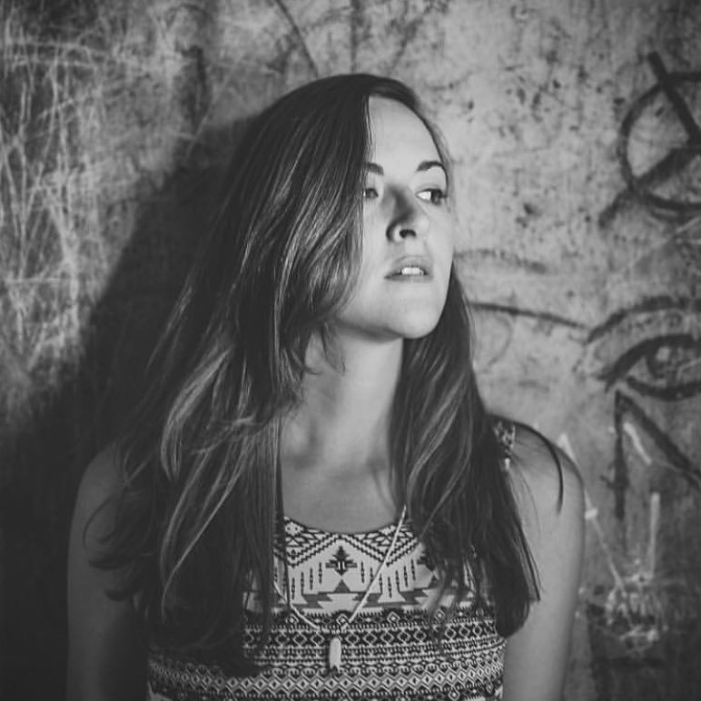 grannybae's profile picture. Ojai, CA “Life shrinks or expands in proportion to one's courage.” - Anaïs Nin Ram Dass telecaster🔮 Also: 🚵🏻‍♀️🧘🏻‍♀️✈️🧜🏼‍♀️🐶 @babaramdass