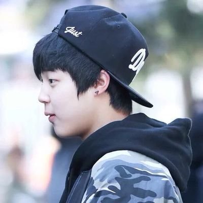 ShooktJung's profile picture. the thundering applause I cant own it forever  -BTS

fan account