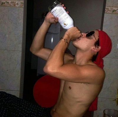 rpwriss's profile picture. gucc! on my shirt gucc! on my hoes