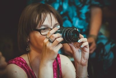Занимаюсь фотографией, дизайном групп и пабликов в социальных сетях, рисую, пишу стихи...