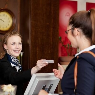 Hotel worker telling it how it is. #workingatahotel #hotelstories
600+ room hotel, 12 desk clerks, we got 99 problems but a dull moment isn't one.