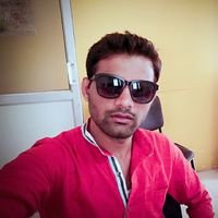 तेरी शराफत ने दिल जीता है 
तेरी बातो ने हिम्मत बड़ाई है 

तू अकेला नही इन पथरीली राहों पे ऐ-नेक बंदे
अब ये सिर्फ तेरी नही हम सबकी लड़ाई है
