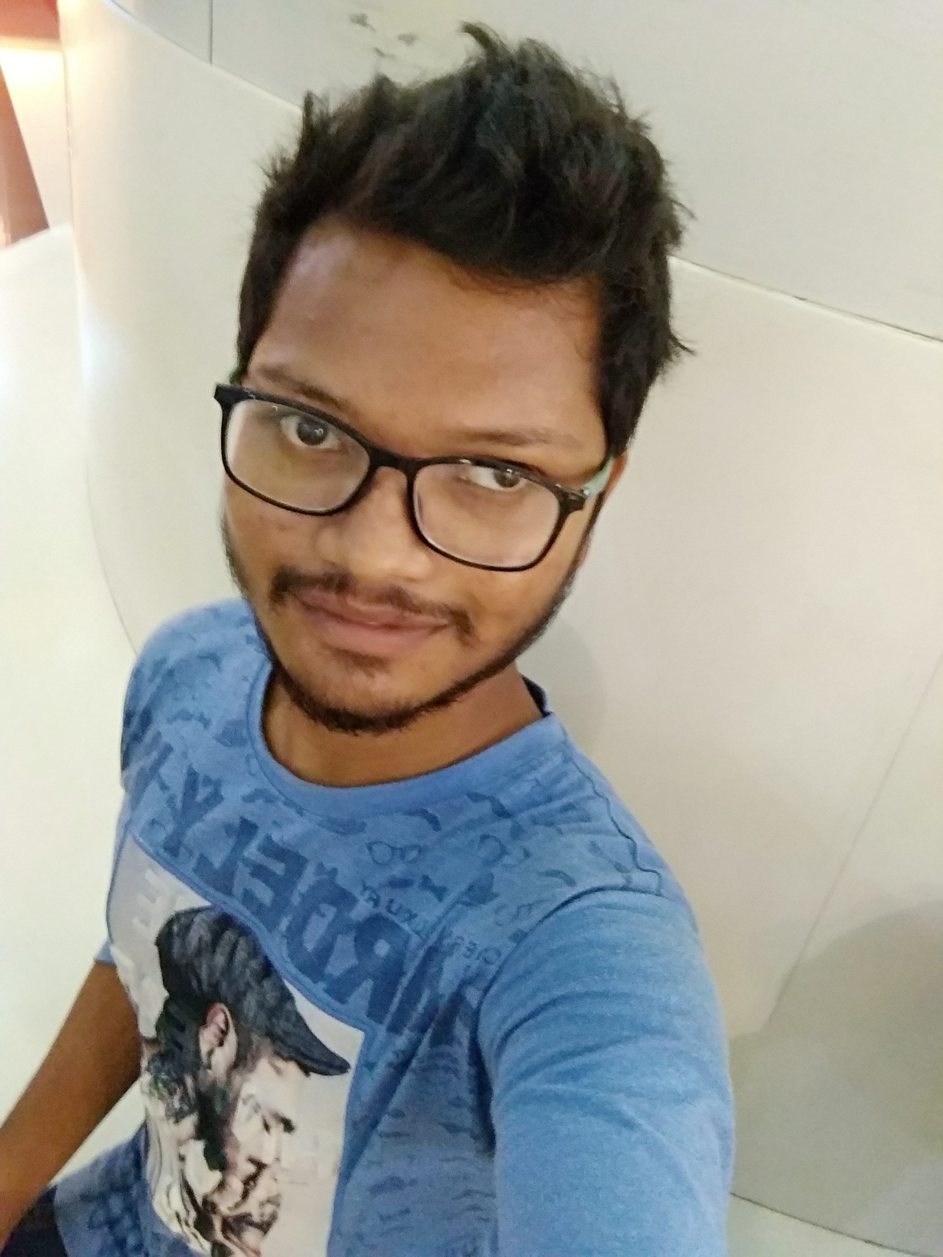 RoshuRathia's profile picture. musician