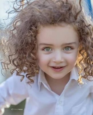 marwanalsheki's profile picture. ‏- هل لديك حبيب ؟ 
- لا  
- لمن تكتب ؟  
- لنفسي ..
- لنفسك .. كلام حب ؟!
-نفسي تستحق الحب أكثر مما يفعلون.