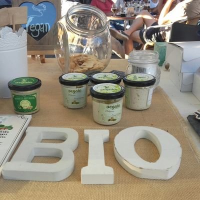 Cocina holística ecovegan. Patés y pizzas artesanales,  sin glùten de trigo. Dulces caseros.  Catering . talleres cocina