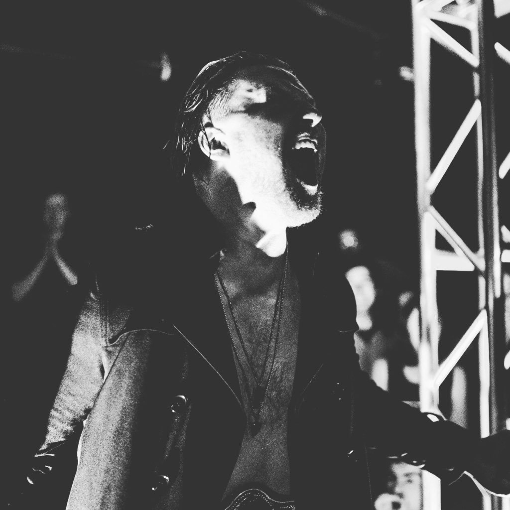 YoungHistorical's profile picture. You will not catch me staring at the sun.