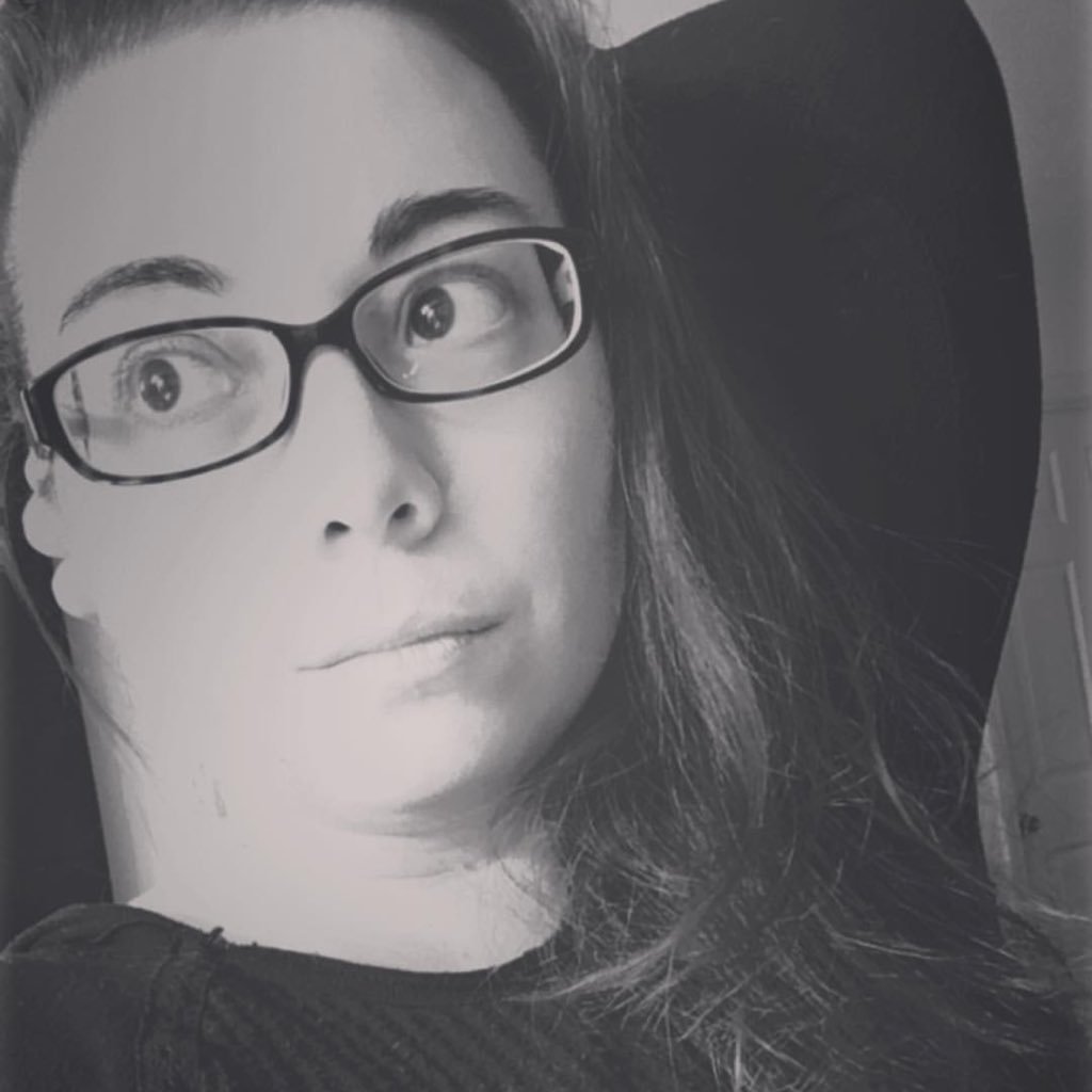 lifewithmrsg's profile picture. 📚 DM me for custom book defacing 📚 💗 Lover of all things book 📖 books read in 2018 40/75📬 afaithgolden@gmail.com