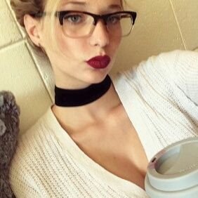 19 yo // 🌈 // Potterhead ⚡ // 🍃 // Bref je suis le cancer de twitter selon toi 😘