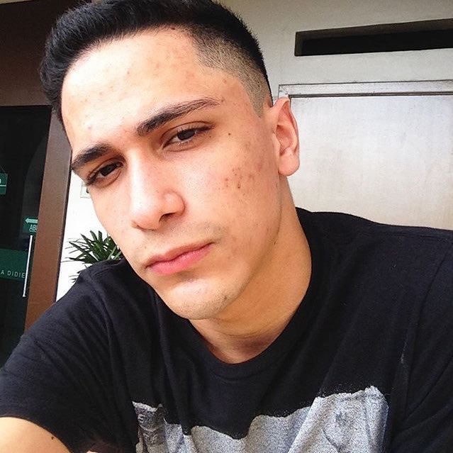 Só tenho o que eu mereço humildade vem do berço, amor é só de mãe pois outro eu não conheço. 🌹🌷🌺