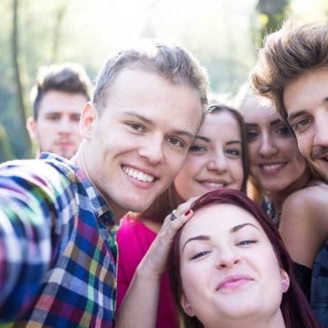 Find information on prescription drugs and over the counter medicines. Users can search for a disease or condition, create a health network, and make friends.