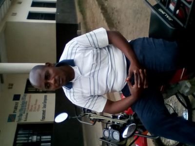 musekurasimpeze's profile picture. 