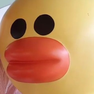 yoon___s2's profile picture. 