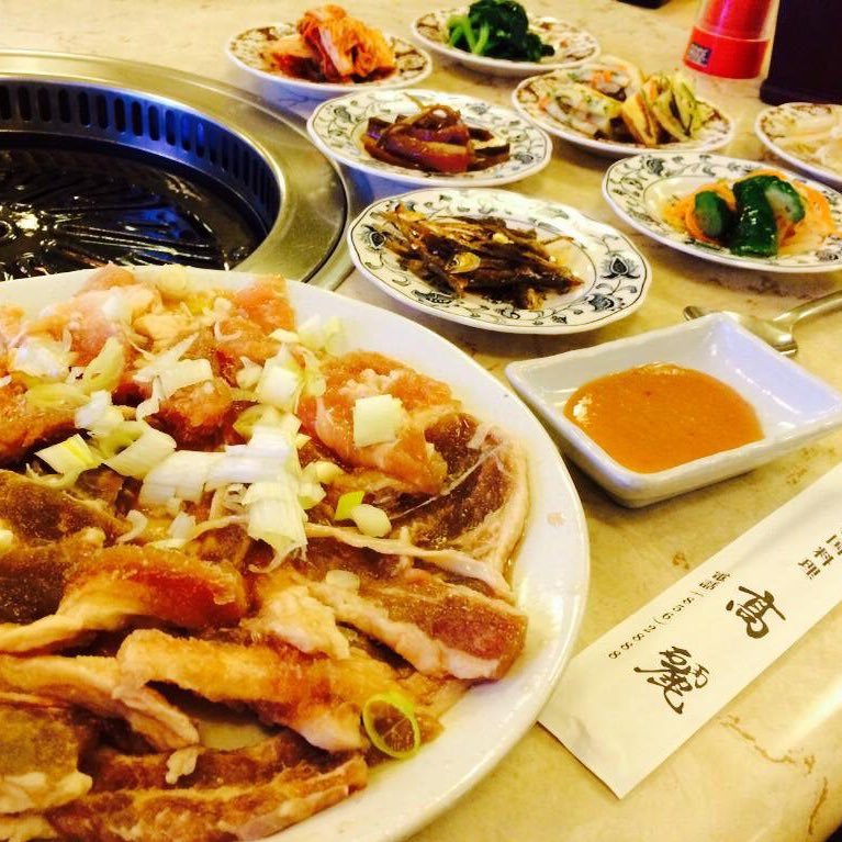 優しい夫婦が営むつくばの韓国家庭料理屋さん。オススメは焼肉定食、ユッケジャン、石焼ビビンバ、お鍋、コース料理など。白飯とおばちゃんお手製の無農薬野菜の栄養満点のおかずはなんとおかわり自由！！😳団体様も100名様まで大歓迎！ドリンク、アルコール持ち込み自由。 営業時間:月~土、17:00~24:00