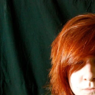 chairs and squares. bangs. one-word sentences. Ex-@HeySenic & @Infarmberlin
