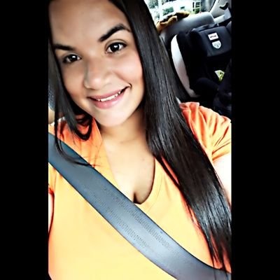 Venezolana. Cuasi Abogada y Estudiante de licenciatura en administración mención aduana y tributaria.