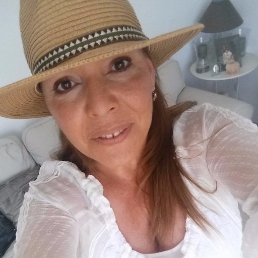 AndreaFDG's profile picture. El entusiasta siempre vence. No es la fuerza de las armas, sino la fuerza del alma la que vence J.G. Fichete