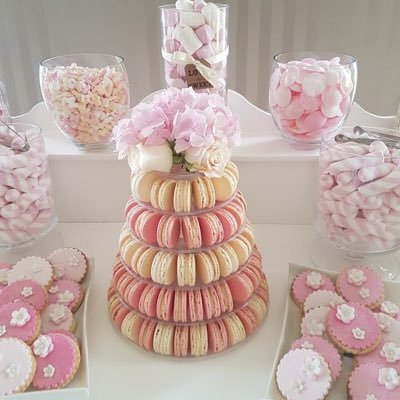 Beautiful sweet cart available to hire in the North West for weddings, proms, birthdays, festivals & corporate events. https://t.co/yvYw9ANbdm