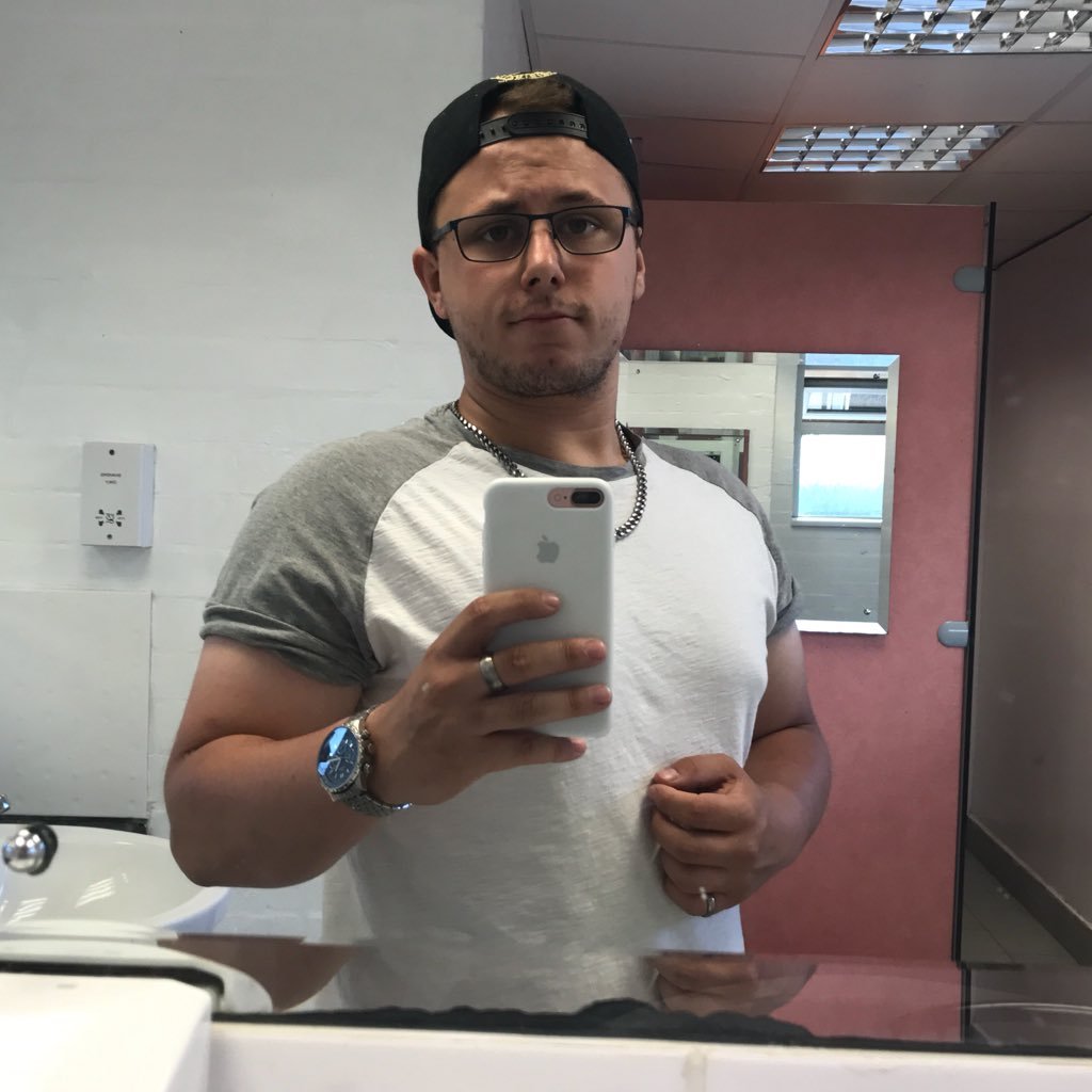 History graduate | American Football | UFC | Food | Car Enthusiast | S15 Owner | Certified Squat Jogger Instagram: @Theyellowspecr
