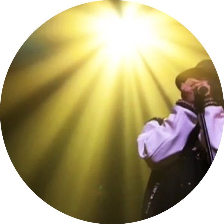 moonlonaja's profile picture. Spot Lightを浴びるあなたが キラキラ眩しくて あなたが魅せてくれる世界にただただ酔いしれたい