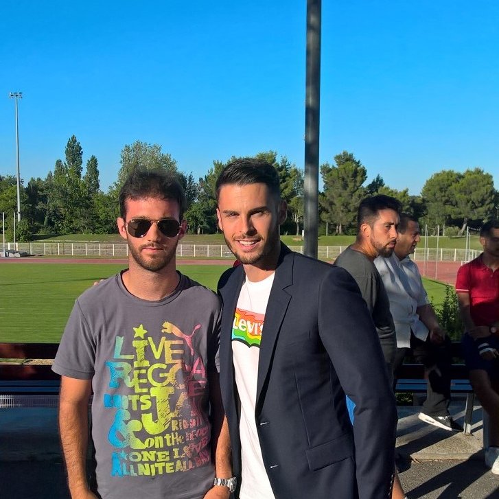 27ans Martigues profil Xbox ONE Alezio13 #Amicos #Louaner ,supporter du FCM 👻 snap jeremi94500 #Ski #Environnement #Muscule #sportif winston churchill