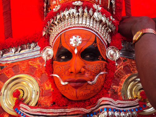 A researcher in Folklore and Folkdance like theyyam. Visit http://t.co/2a8eC0Qazx for details.