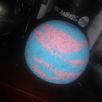 Bathbombs, soaps, facial sprays (email: bubblesanbeauty@gmail.com)