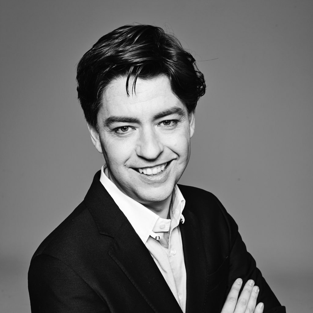 CEO Stark Universal, creative artist, tv and live producer, professor and marketing gurú. https://t.co/yaqGdO9AqR